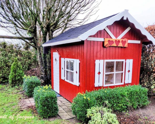 Lille amanda legehus i træ indsendt af Jacques kan købes på solundhuse.dk