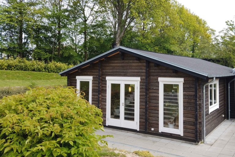 Specialdesignet bjælkehus til haven fåes hos www.sølundhuse.dk find din bjælkehytte til haven