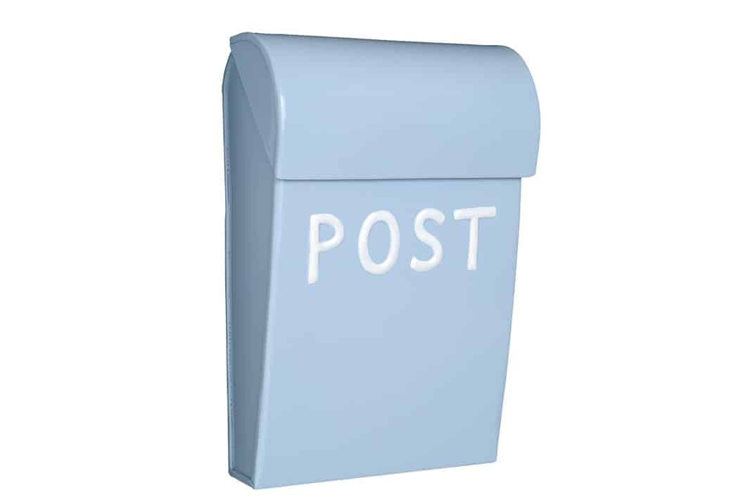 lyseblå postkasse til børn fra sølund huse