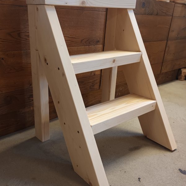 Trappe i træ +699,00