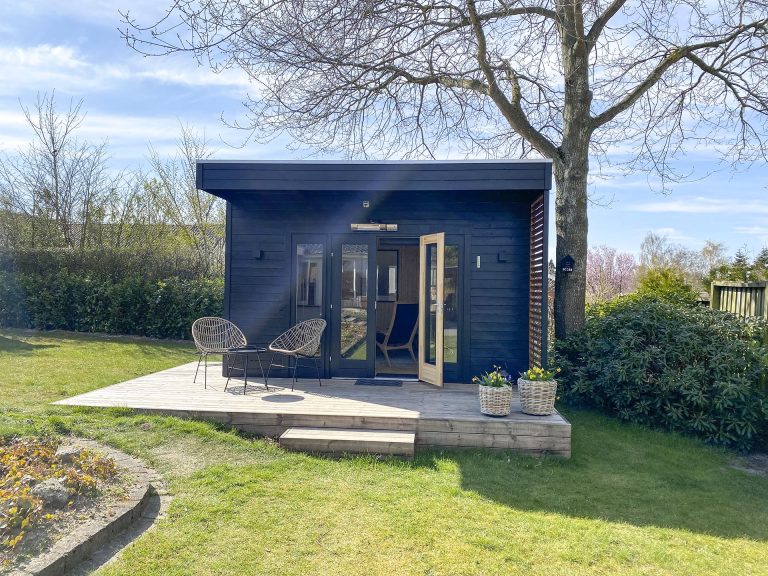 Tora annex i træ til haven fra www.sølundhuse.dk
