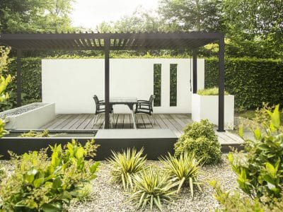 Stor pergola i aluminium og stål fra www.sølundhuse..dk
