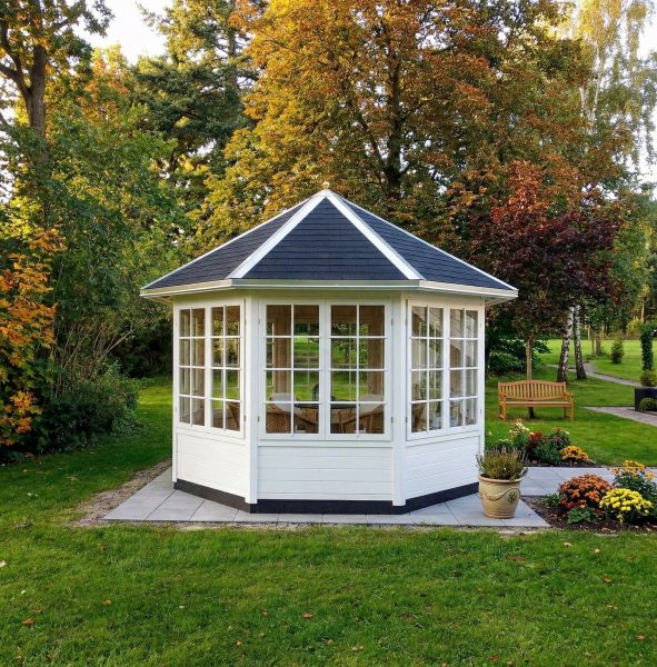 Magrethe have pavillon i træ